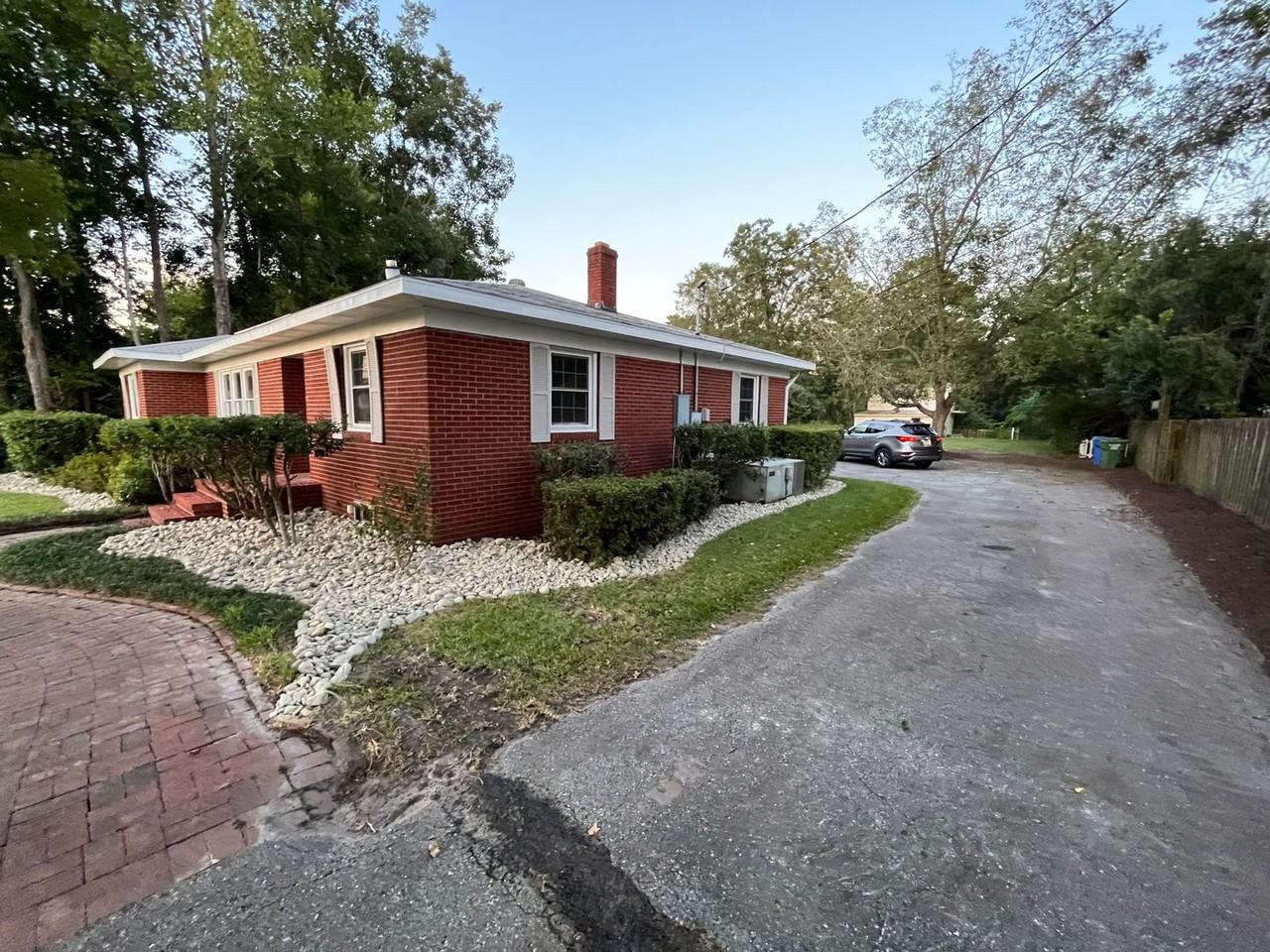 522 N Kerr Ave - Photo 7 of 43