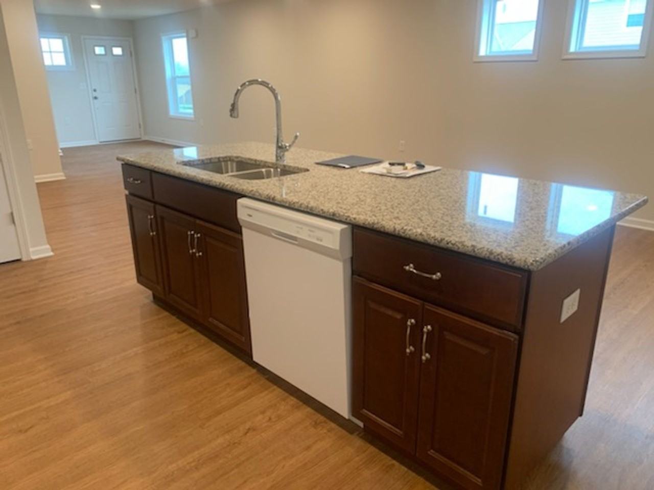 100 Caymus Dr - Photo 4 of 31