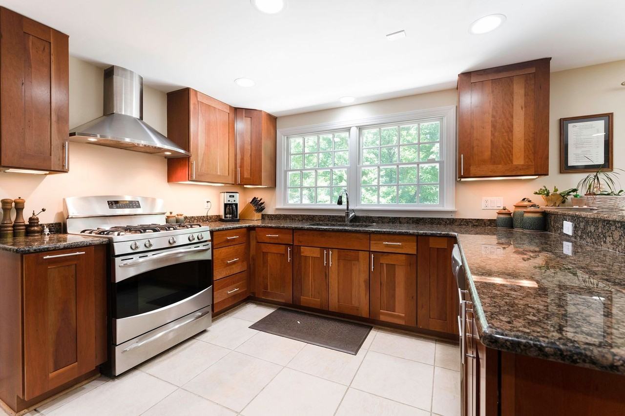 12331 Overpond Way - Photo 2 of 40