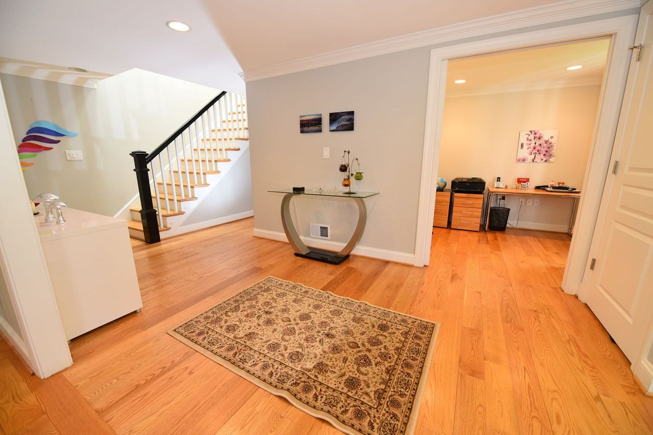 12331 Overpond Way - Photo 7 of 40