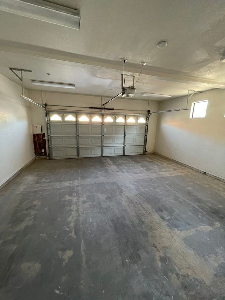 2239 S 35th Ave #A - Photo 3 of 20