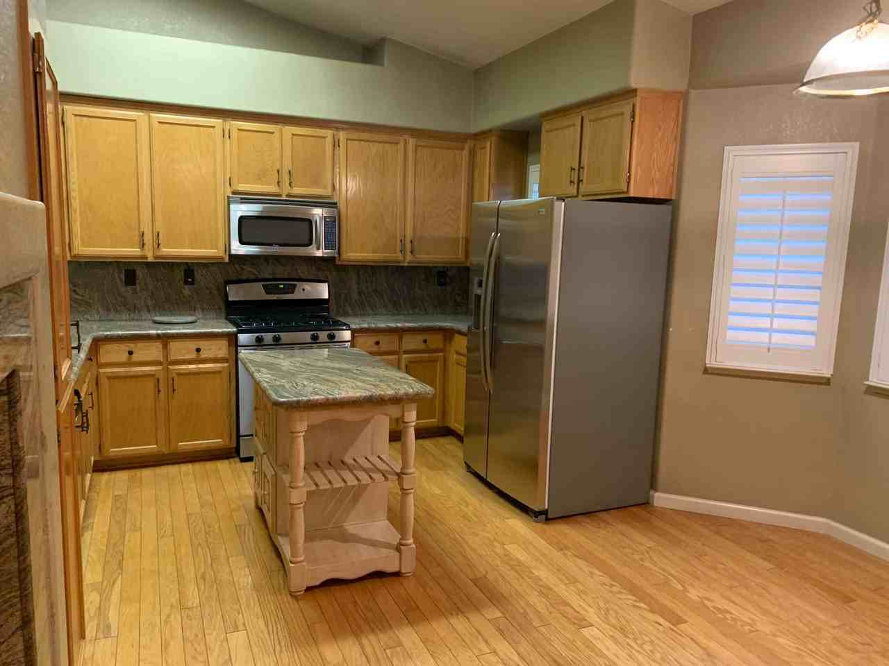 1425 Ranch House Ct - Photo 3 of 8