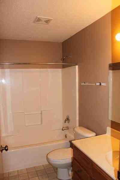 210 Hawkins Dr - Photo 6 of 6