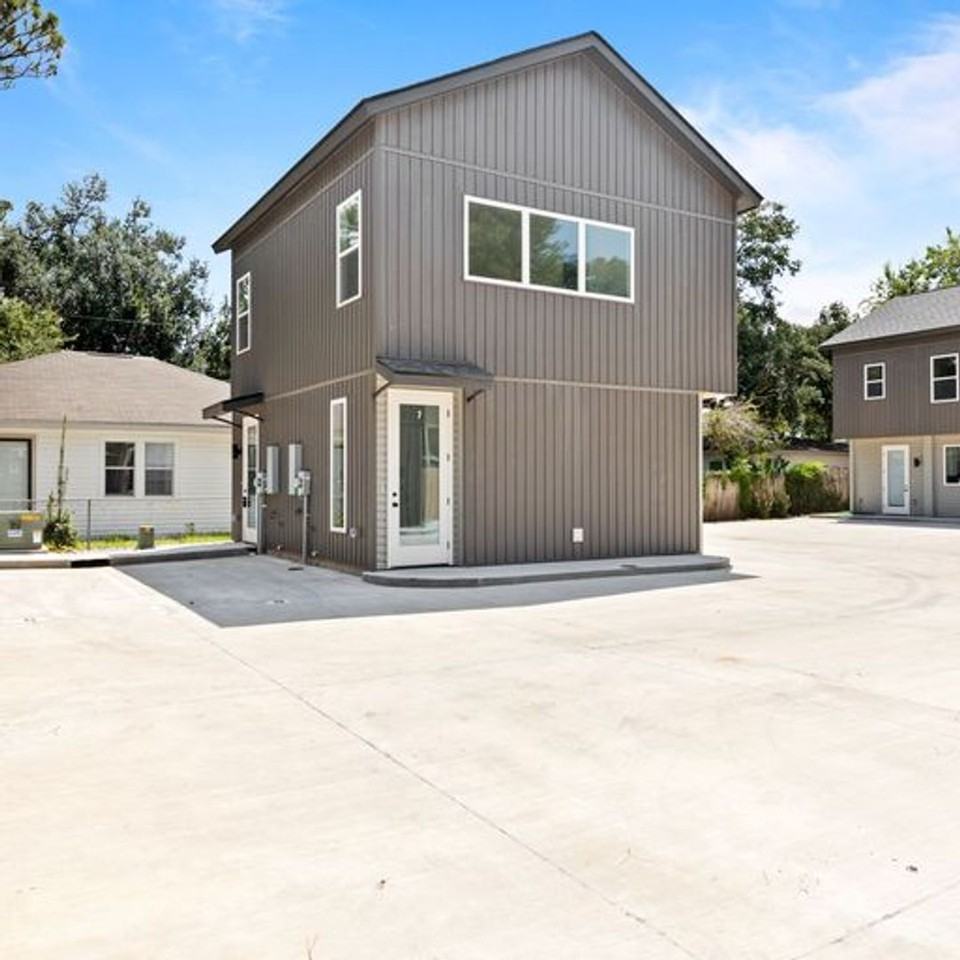 305 Ella St #3 - Photo 3 of 19