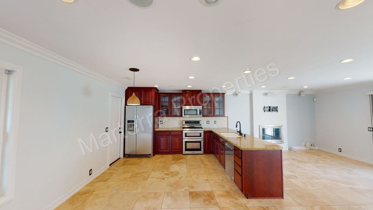 10332 Kukui Dr - Photo 2 of 23