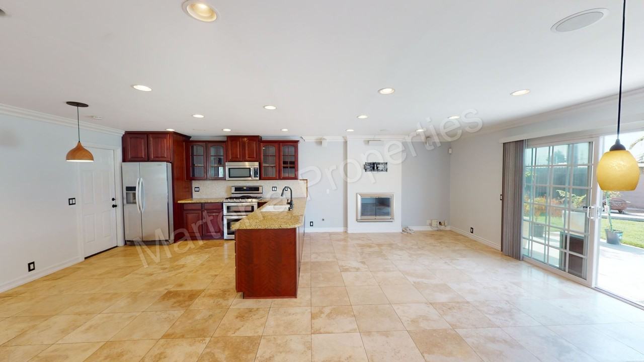 10332 Kukui Dr - Photo 5 of 23