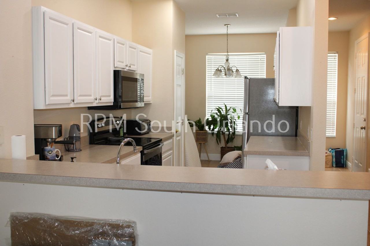 3566 Sanctuary Dr - Photo 4 of 18