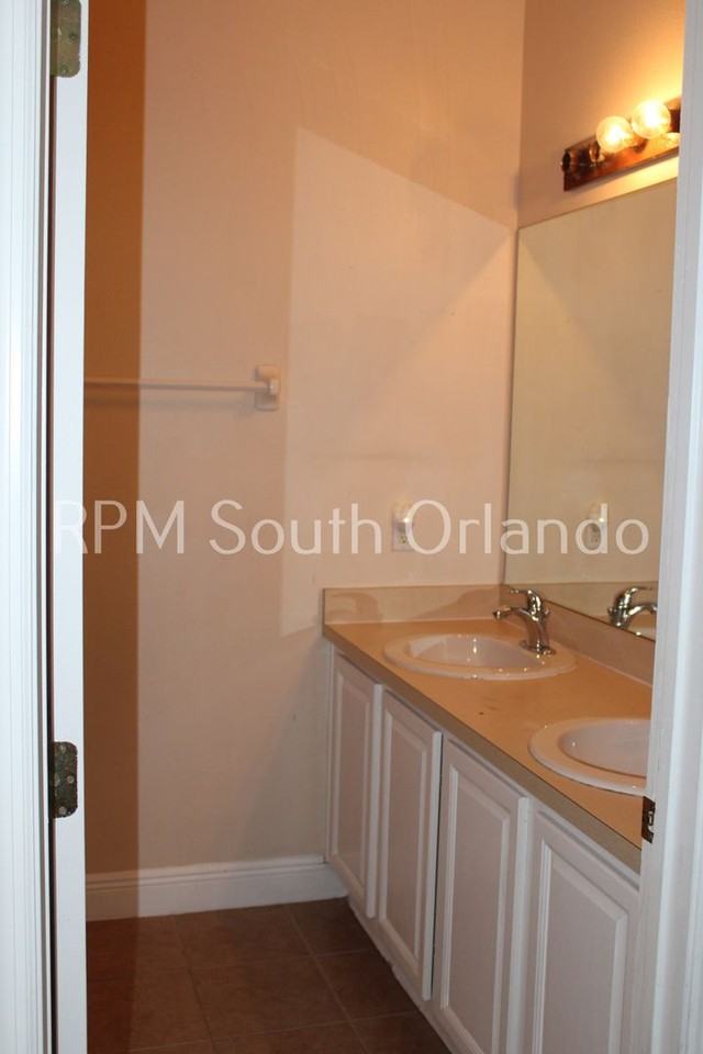 3566 Sanctuary Dr - Photo 7 of 18