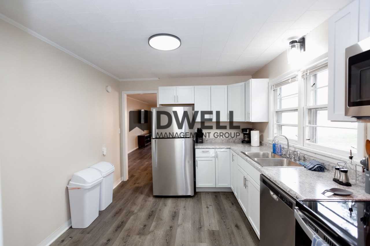 517 5th Ave Se - Photo 3 of 40