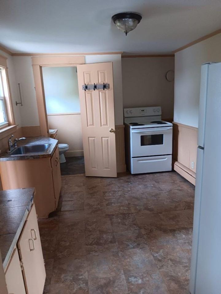 23 Oak St - Photo 2 of 13