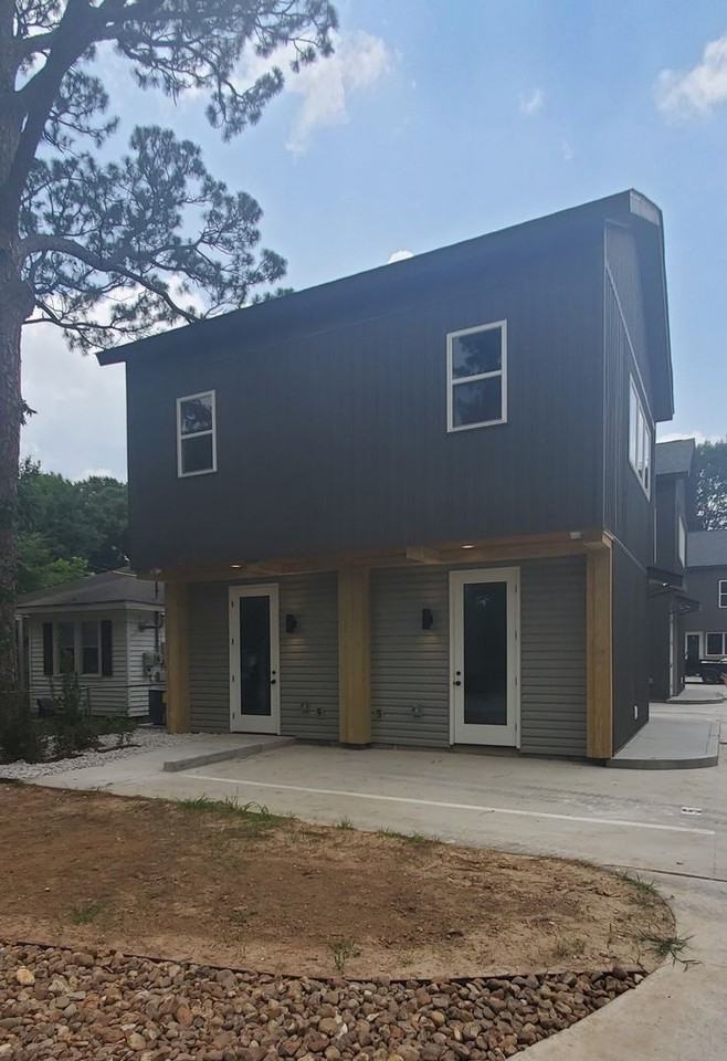 305 Ella St #1 - Photo 2 of 13