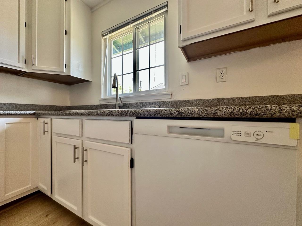 4074 Nulty Dr - Photo 4 of 11