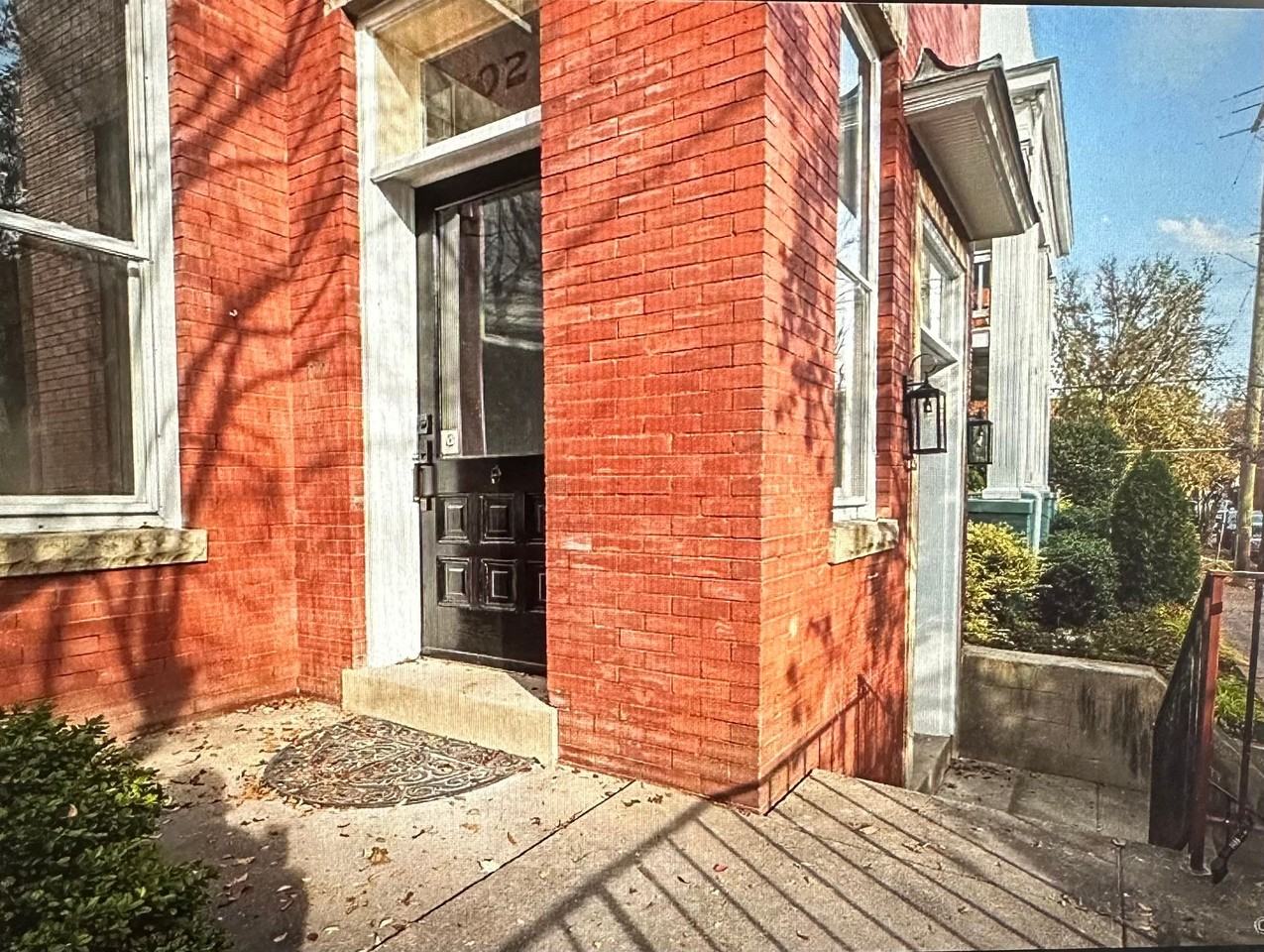 102 N Harvie St - Photo 3 of 5