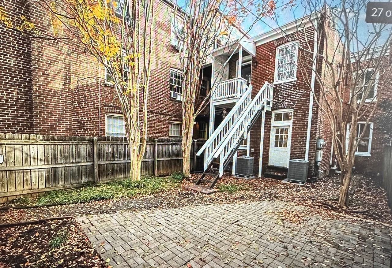 102 N Harvie St - Photo 4 of 5
