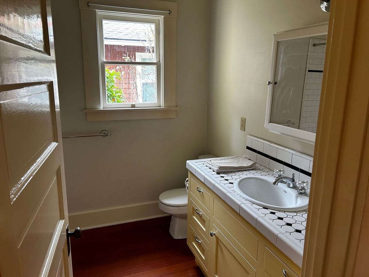 1241 Pismo St - Photo 4 of 9