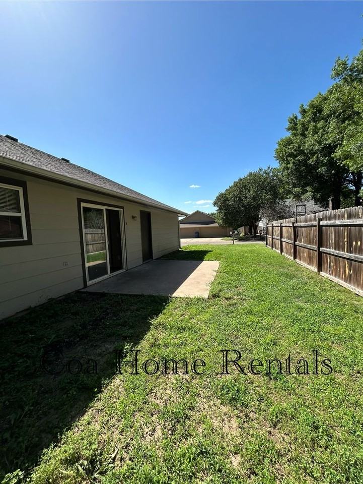 4 Willow Ln - Photo 2 of 24