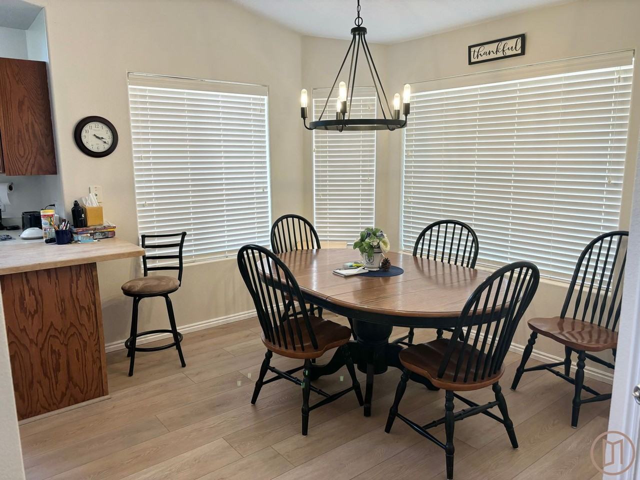 8431 N Sapphire - Photo 3 of 37