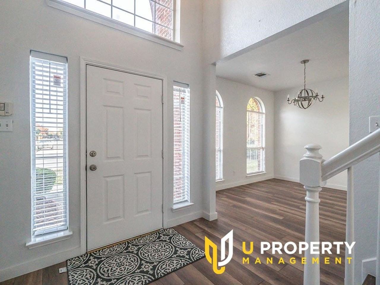 10417 Forrest Dr - Photo 2 of 35