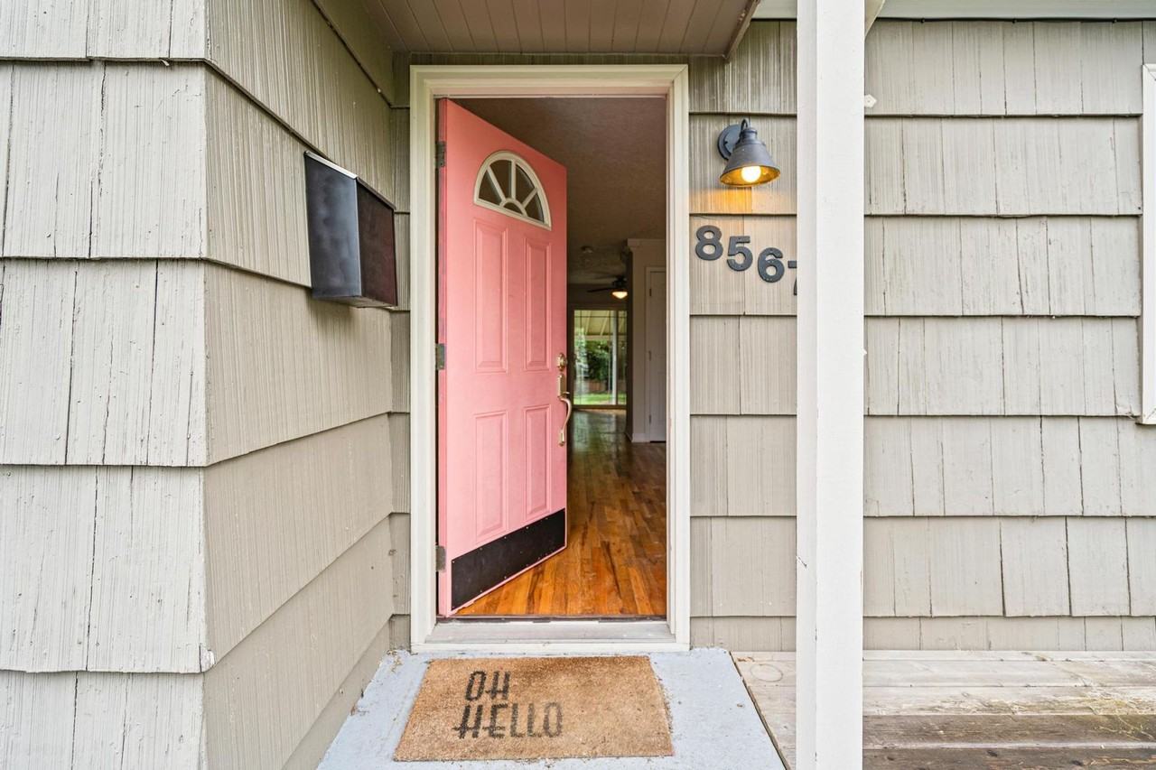 8567 N Burr Ave - Photo 3 of 36