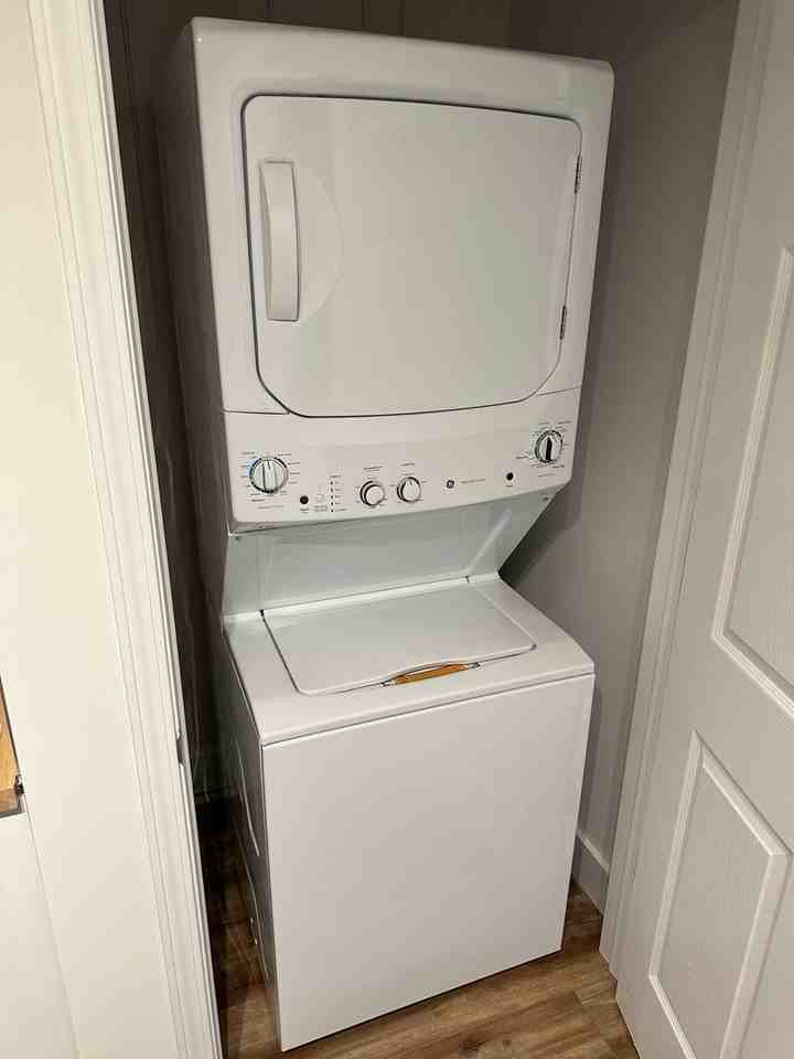 935 Virginia Ln - Photo 6 of 11