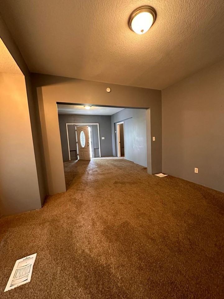 4005 S Benton Ave - Photo 2 of 7