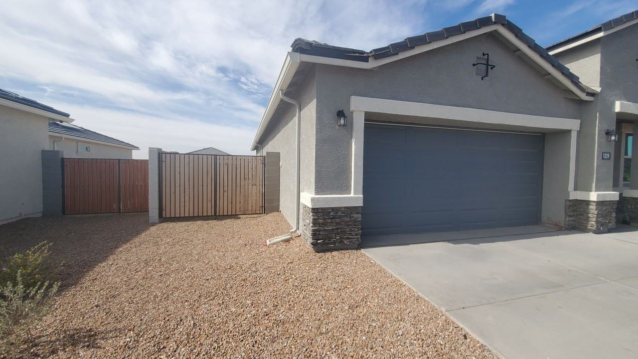 1039 W Descanso Canyon Dr - Photo 3 of 38