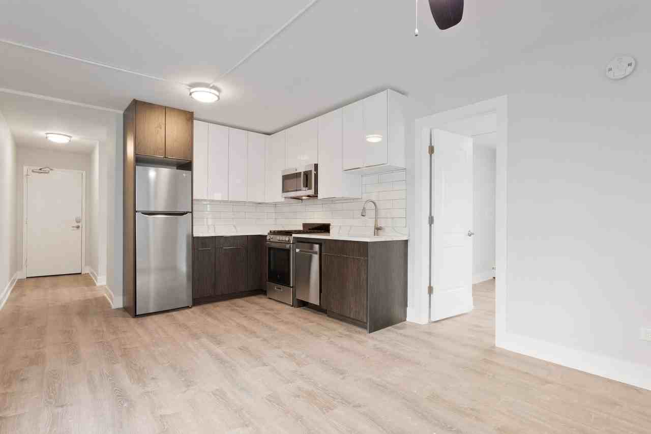 5858 N Sheridan Rd - Photo 2 of 24