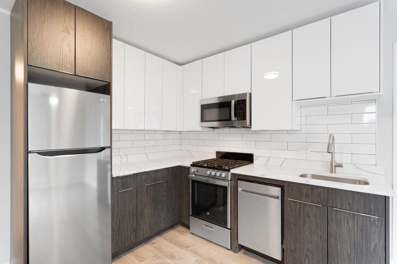 5858 N Sheridan Rd - Photo 4 of 24