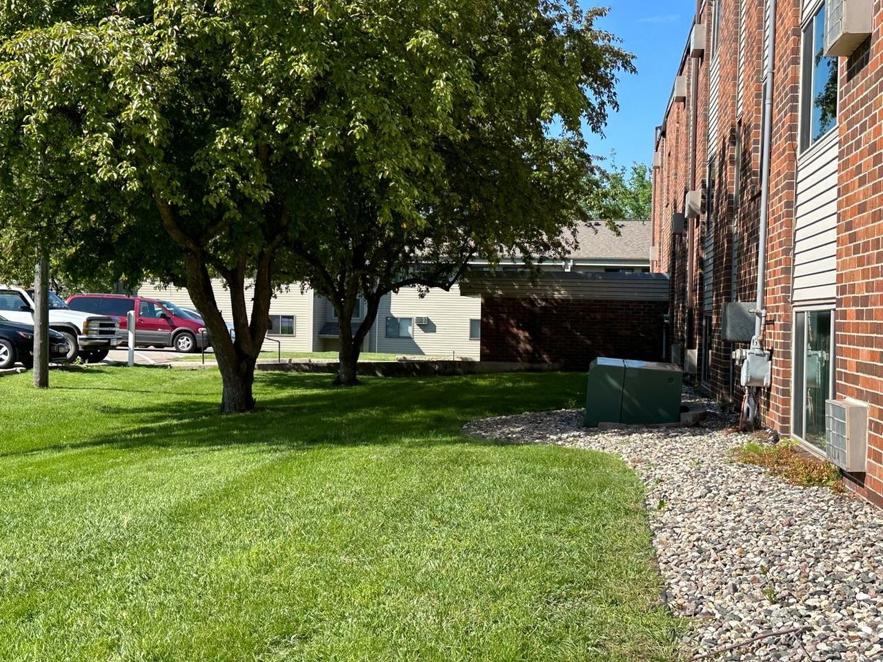 Fairlane Apartments - Photo 6 of 29