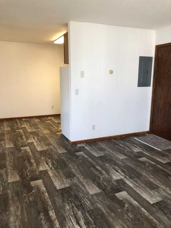 105 Sunnyslope Rd - Photo 2 of 20