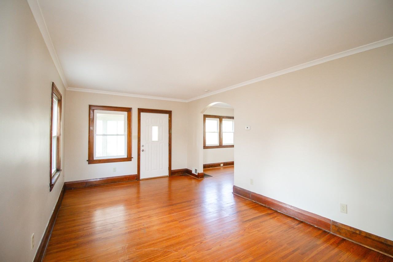2842 111th St #NA - Photo 5 of 37