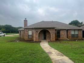2213 Oak Bluff Dr #NA - Photo 1 of 1