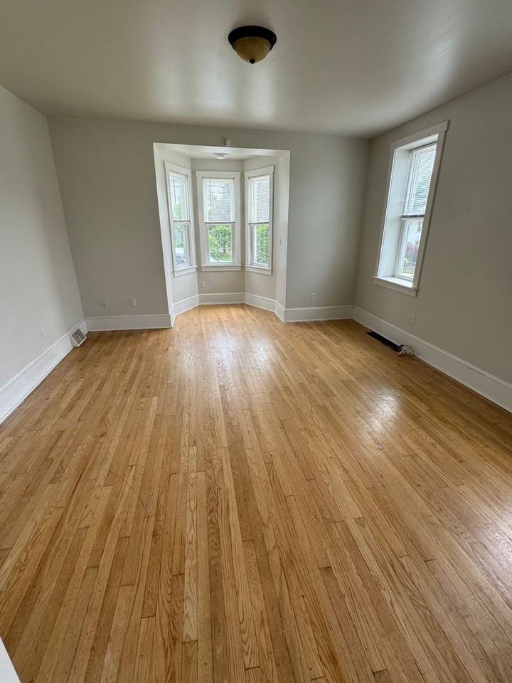 313 Highland Ave - Photo 5 of 13