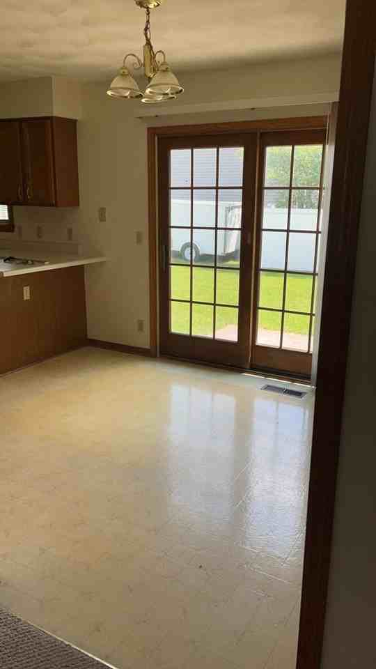 '013 - Photo 3 of 6