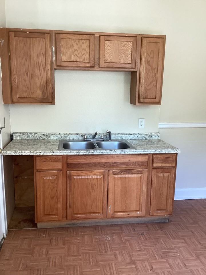 433 N 29th St - Photo 2 of 12