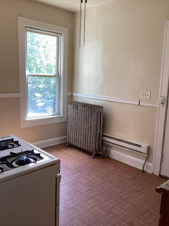 433 N 29th St - Photo 3 of 12