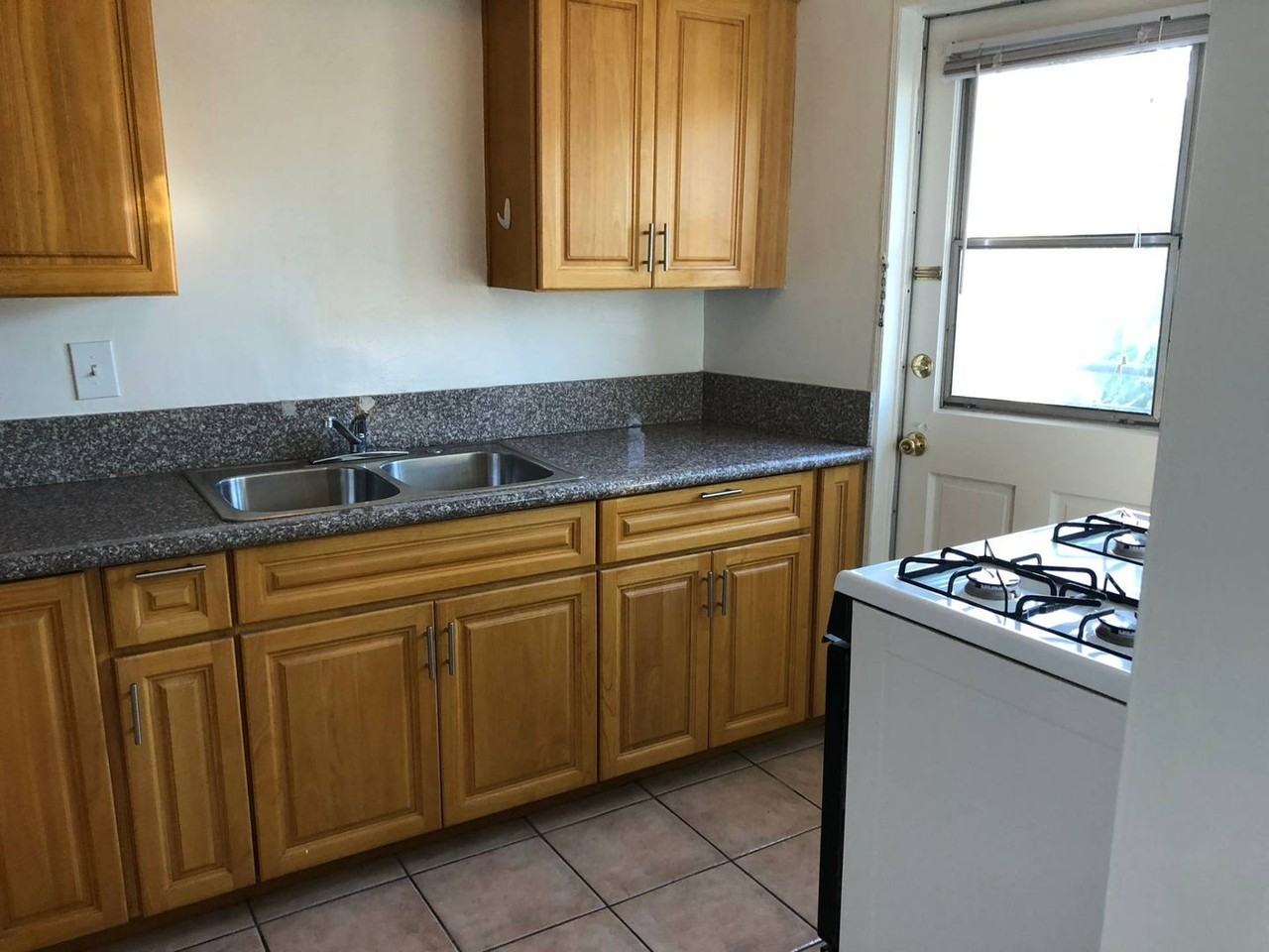 Louise, 701 - Photo 3 of 9