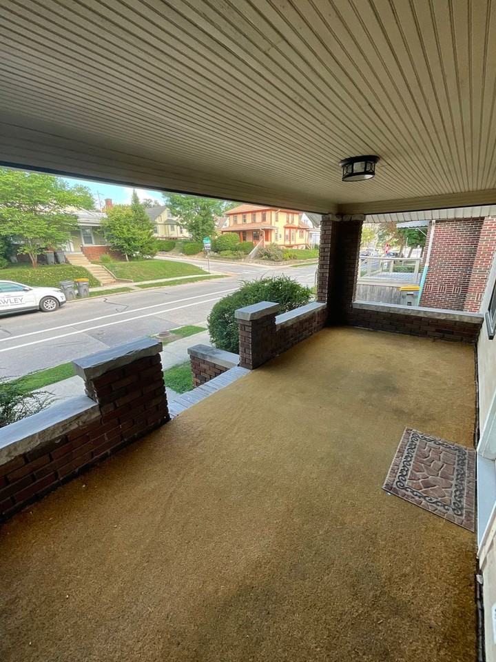 420 N Lincoln St - Photo 2 of 21