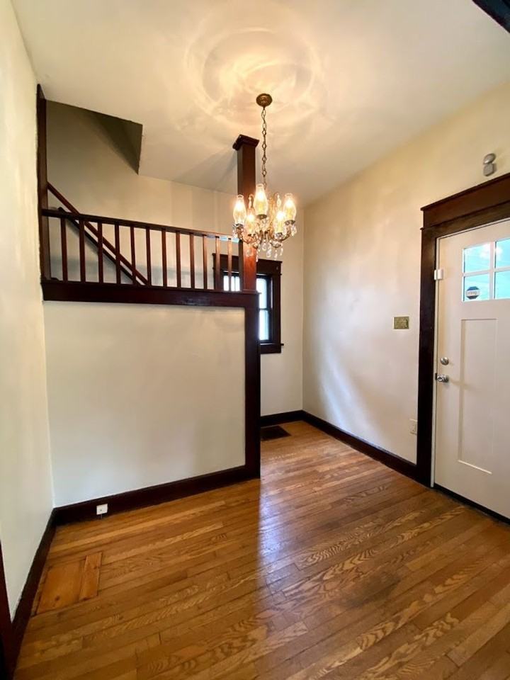 403 N Dunn St - Photo 3 of 36