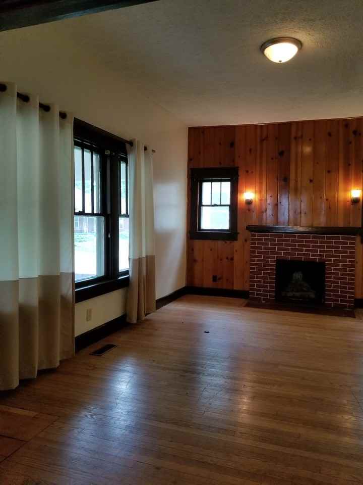 403 N Dunn St - Photo 6 of 36