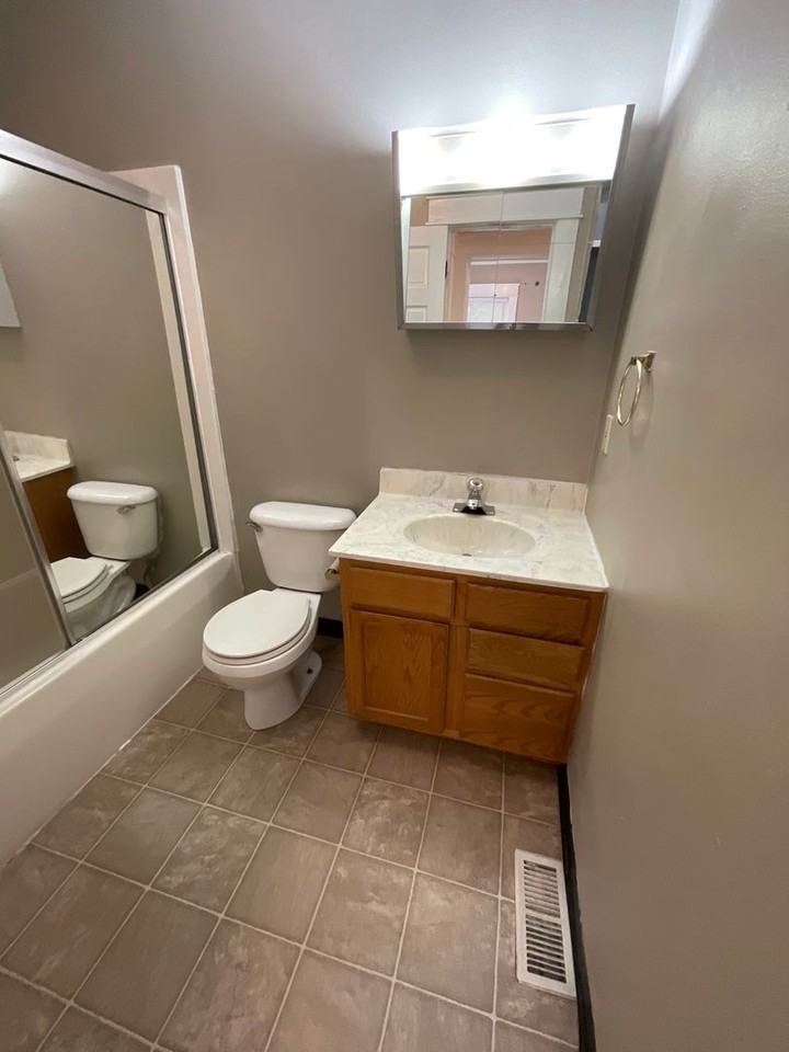 216 N Lincoln St - Photo 6 of 20