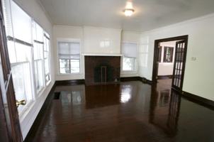 featured image of 316 E 7th St