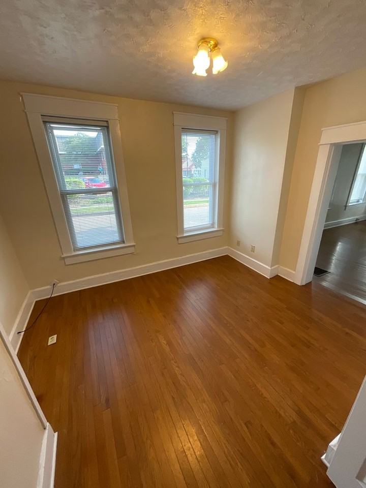 323 N Grant St - Photo 6 of 20