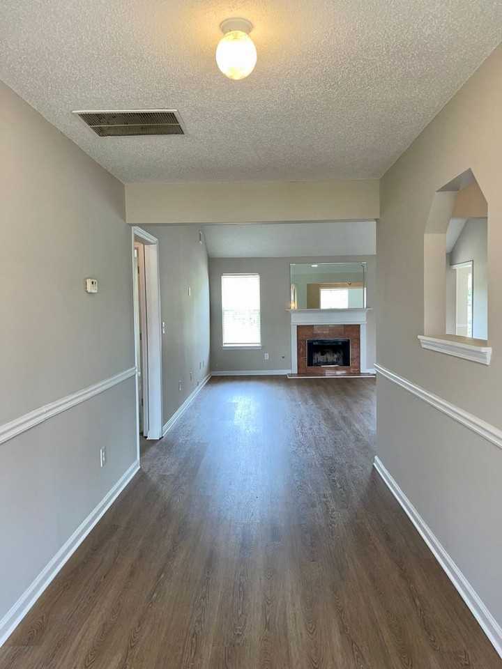 451 Canoga Ct - Photo 2 of 20