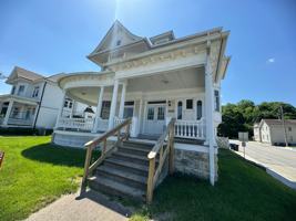 featured image of 2602 6th Ave