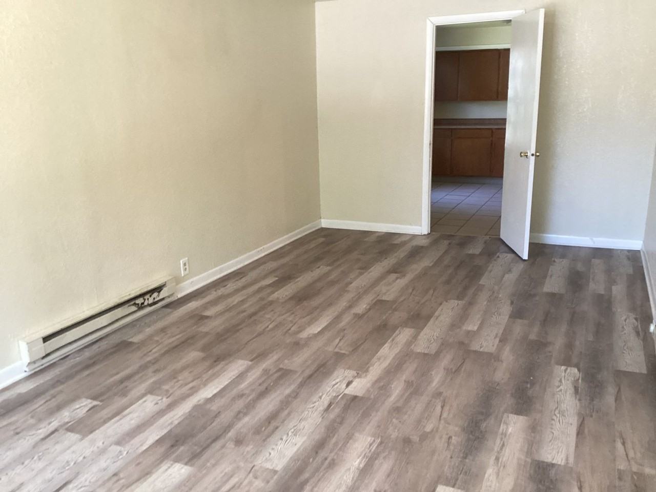 6086 N 39th St - Photo 2 of 7