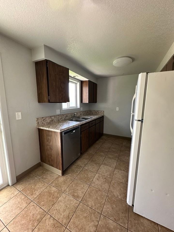 6209 Onyx Ave - Photo 5 of 20