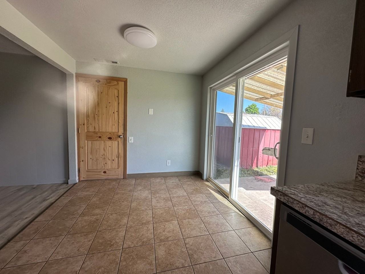 6209 Onyx Ave - Photo 6 of 20