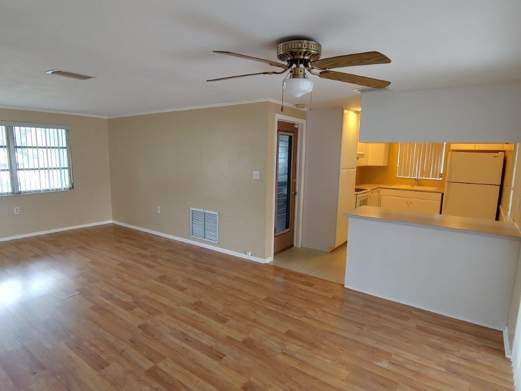 3615 Harvard Dr - Photo 3 of 10