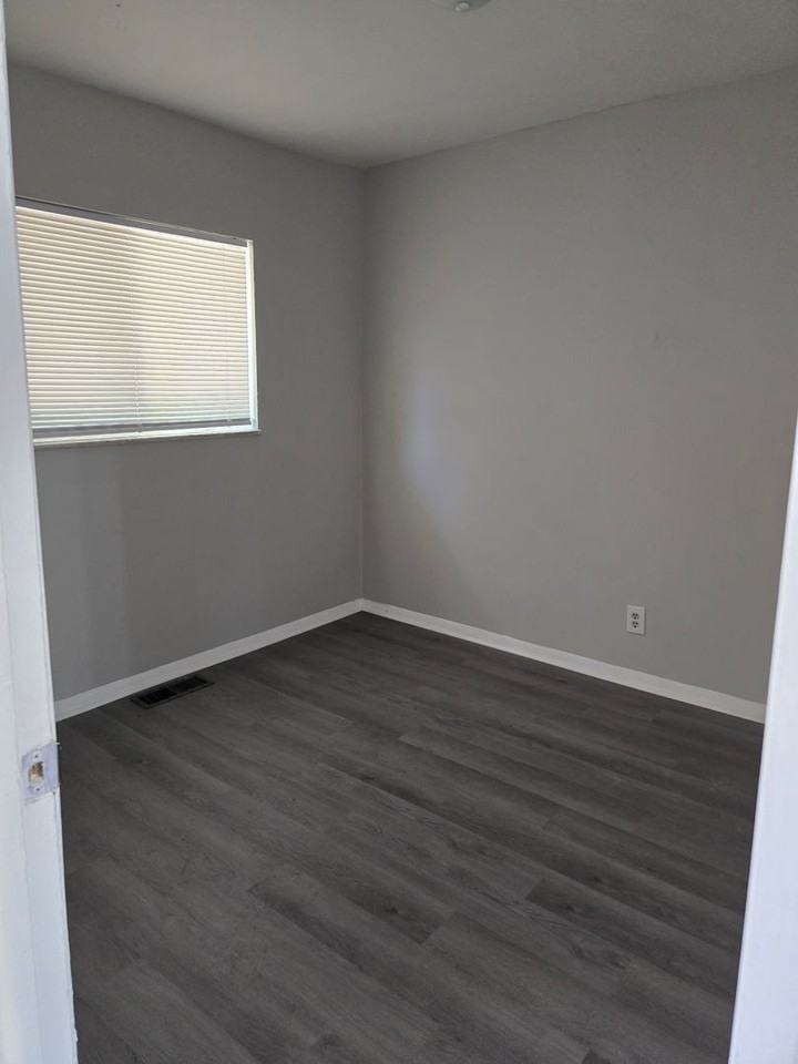 2648 E Bradbury Ave - Photo 7 of 8